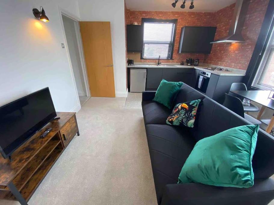 Апартаменты 1 Bed Flat With Parking Near Town Centre Эмсворт Экстерьер фото