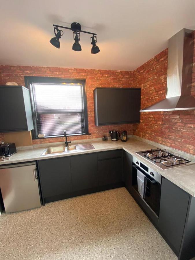 Апартаменты 1 Bed Flat With Parking Near Town Centre Эмсворт Экстерьер фото