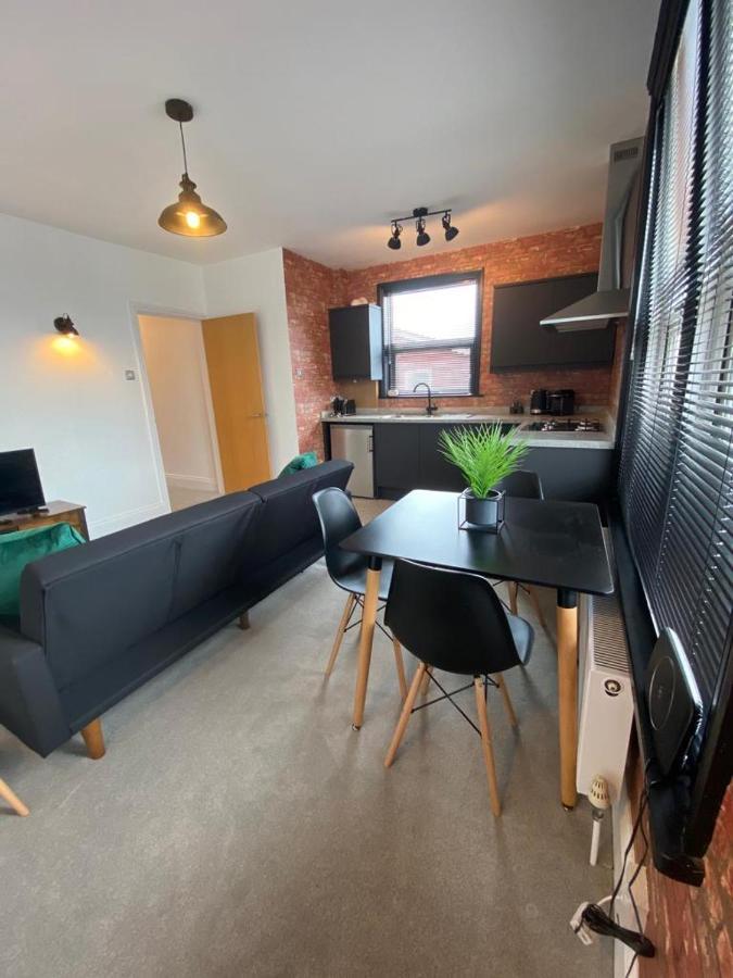 Апартаменты 1 Bed Flat With Parking Near Town Centre Эмсворт Экстерьер фото